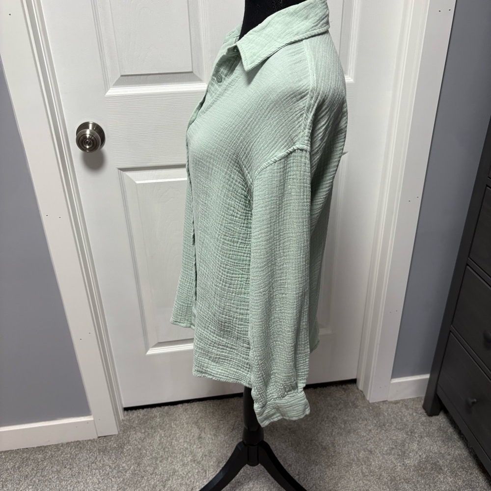 Priv Button Down Top - Picture 2 of 6